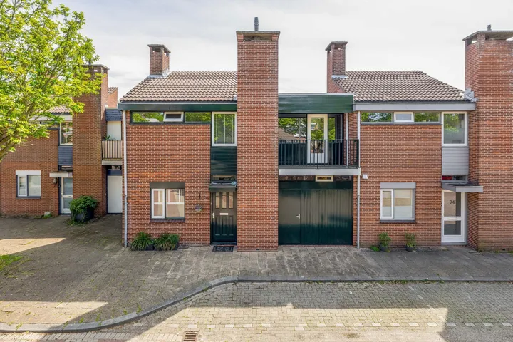 Tussenwoning te koop: Esdoornlaan 26, Hellevoetsluis