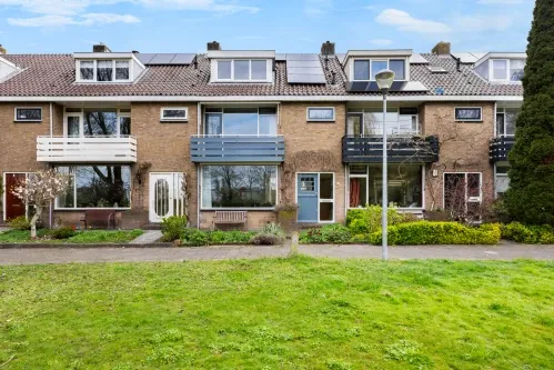 Tussenwoning te koop: Esdoornlaan 40, Woerden
