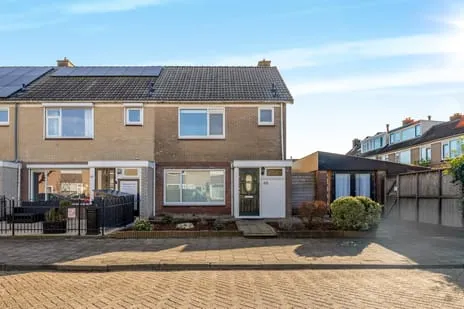 Hoekwoning te koop: Esdoornlaan 68, Oudorp-Noord en Oudorp-Oost Oudorp