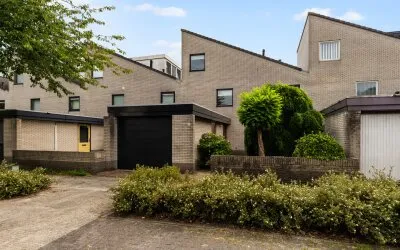 Terraced house for sale: Esdoornplantsoen 30, Parkwijk Noordoost Almere