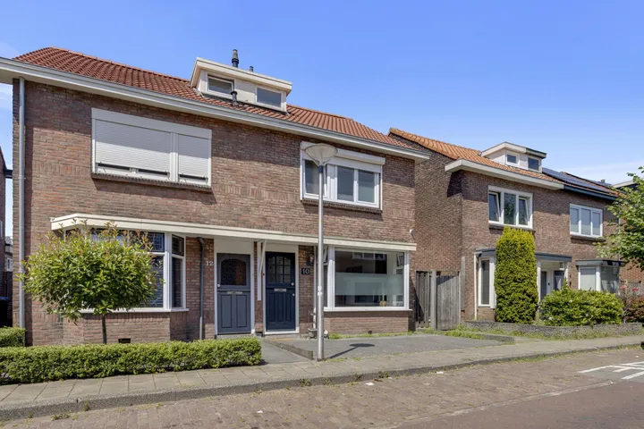 Twee-onder-één-kap te koop: Esdoornstraat 10, Stevenfenne Enschede