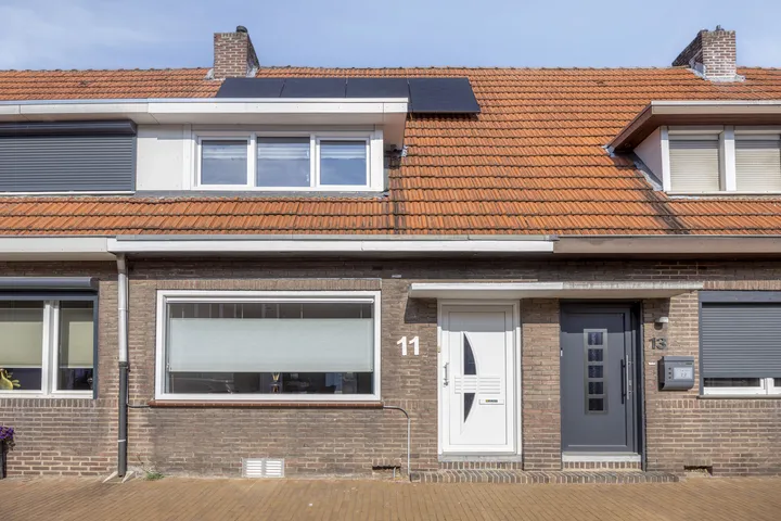 Tussenwoning te koop: Esdoornstraat 11, Lauradorp Landgraaf