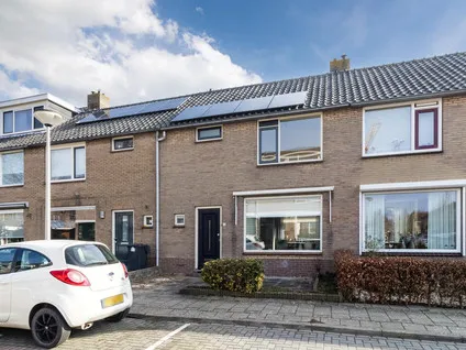 Tussenwoning te koop: Esdoornstraat 18, Oud-Beijerland Croonenburghwijk Oud-Beijerland