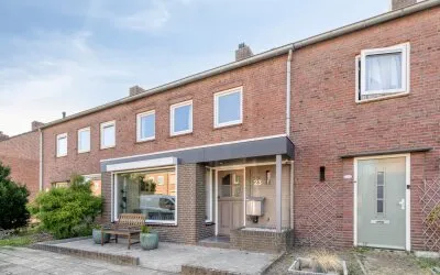 Tussenwoning te koop: Esdoornstraat 23, Zundert Zundert