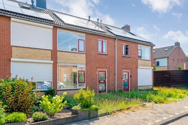 Tussenwoning te koop: Esdoornstraat 25, De Olykampen Raalte