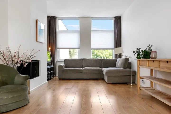 Apartment for sale: Esdoornstraat 28, Bomenbuurt 'S-Gravenhage