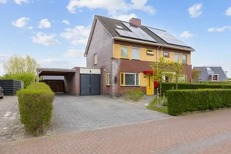 Twee-onder-één-kap te koop: Esdoornstraat 31, Uithuizermeeden Noord Uithuizermeeden