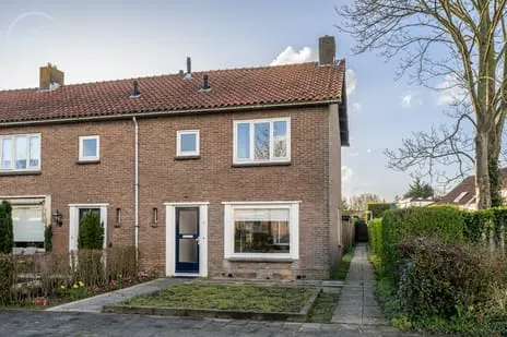 Hoekwoning te koop: Esdoornstraat 33, Ooltgensplaat woonkern Ooltgensplaat