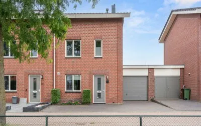Tussenwoning te koop: Esmeraldstraat 21, Vogelbuurt Ede