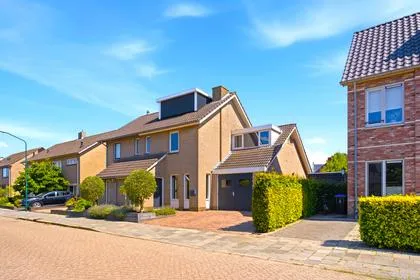 Twee-onder-één-kap te koop: Espenstraat 2, Langenboom Langenboom
