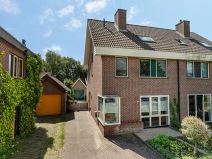 Semi-detached for sale: Essenakker 9, Oosterwolde Oosterwolde Gld