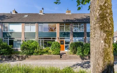 Tussenwoning te koop: Essenburg 21, Ugchelen Ugchelen