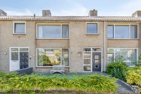 Tussenwoning te koop: Essenhof 4, Molenhoek Molenhoek