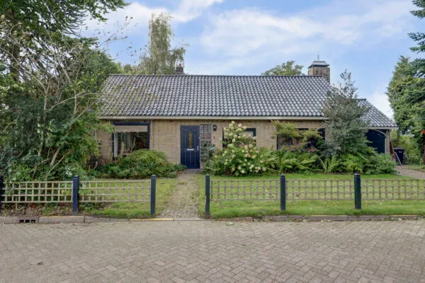Vrijstaande woning te koop: Essenlaan 1, Abbekerk Centrum Abbekerk