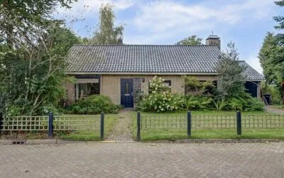 Detached house for sale: Essenlaan 1, Abbekerk Centrum Abbekerk