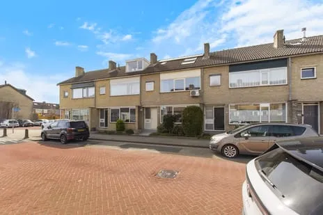 Tussenwoning te koop: Essenlaan 10, Ouderkerk aan den IJssel Ouderkerk Aan Den Ijssel