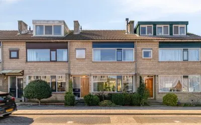 Tussenwoning te koop: Essenlaan 18, Ouderkerk aan den IJssel Ouderkerk Aan Den Ijssel