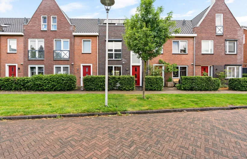 Tussenwoning te koop: Essenlaan 24, Woudenberg