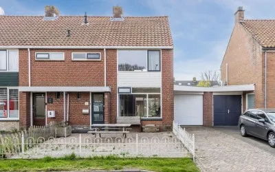 Tussenwoning te koop: Essenlaan 6, Abbekerk Centrum Abbekerk
