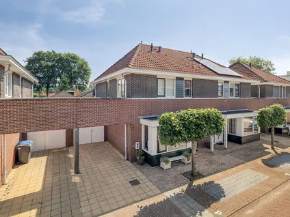 Terraced house for sale: Essenpad 7, ’t Harde Oost 'T Harde
