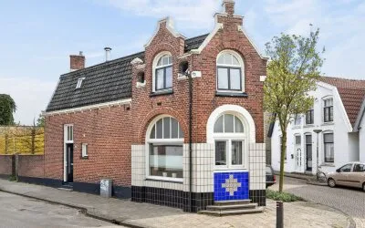 Twee-onder-één-kap te koop: Esstraat 2, De Bothoven Enschede