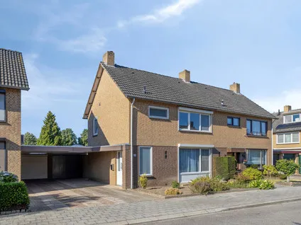 Twee-onder-één-kap te koop: Esstraat 24, Echt Noord Echt