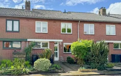 Tussenwoning te koop: Esther de Boer-Van Rijklaan 18, Ooster Eng-Zuid Bussum