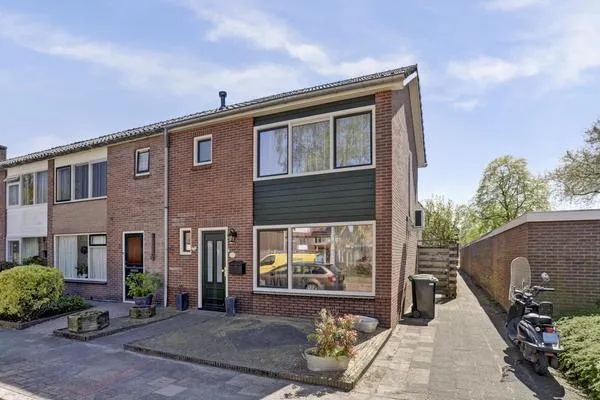 Hoekwoning te koop: Etstoelstraat 2, Zuid Hoogeveen