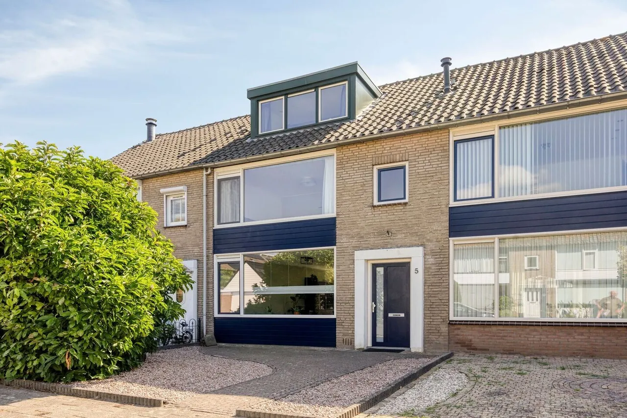 Tussenwoning te koop: Etterbeekstraat 5, Breda