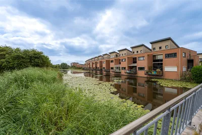 Terraced house for sale: Etudestraat 93, Wagenzicht Hellevoetsluis