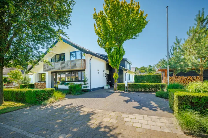Vrijstaande woning te koop: Europa-ring 2, De Stouwe Wierden