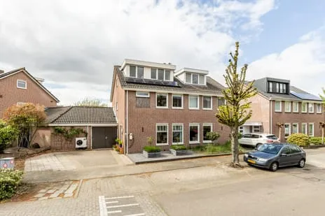 Tussenwoning te koop: Europalaan 32, Venne-West Drunen