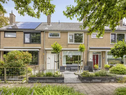 Tussenwoning te koop: Europalaan 52, Dorrestein-Zuid Nieuwerkerk A/D Ijssel