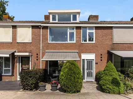 Tussenwoning te koop: Europalaan 96, Dorrestein-Zuid Nieuwerkerk A/D Ijssel