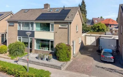 Twee-onder-één-kap te koop: Europastraat 105, 't Wensink Noord Borne