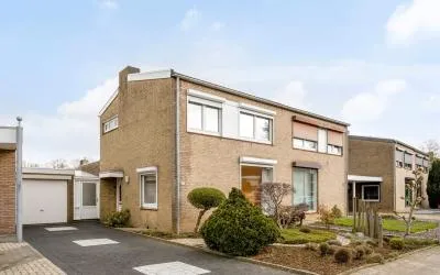 Twee-onder-één-kap te koop: Europastraat 17, Schinnen Schinnen