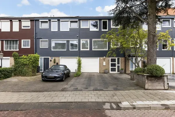 Tussenwoning te koop: Europaweg 69, Zwijndrecht