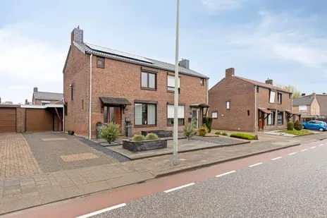 Twee-onder-één-kap te koop: Europaweg-Zuid 128, Waubach Landgraaf