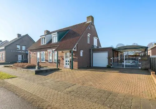 Twee-onder-één-kap te koop: Eutropiastraat 4, Weert