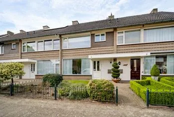 Tussenwoning te koop: Evenestraat 3, Maarheeze