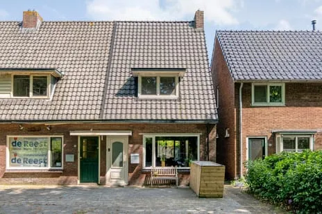 Corner house for sale: Ezingerweg 21, Bloemenbuurt Meppel