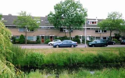Tussenwoning te huur: Fabritiuslaan 64, Groot Deijleroord en Ter Weer Wassenaar