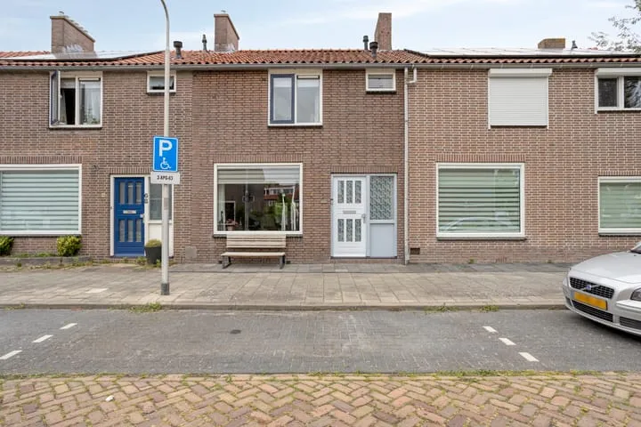 Terraced house for sale: Faddegonstraat 66, Emmeloord-Centrum-Centrum Oost Emmeloord
