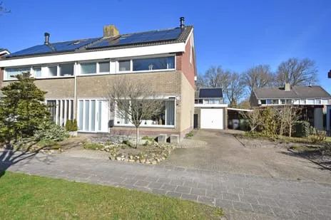 Twee-onder-één-kap te koop: Falkejacht 6, Hurdegaryp Hurdegaryp