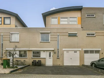 Hoekwoning te koop: Fanfarehof 27, Westerwatering Zuid Zaandam