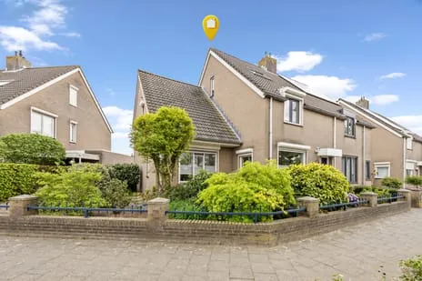Twee-onder-één-kap te koop: Faunaberg 24, Tolberg-Centrum Roosendaal