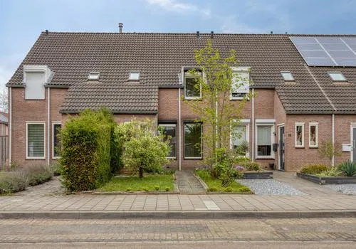 Tussenwoning te koop: Faunasingel 37, Hoogvonderen Roermond