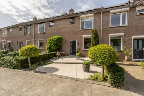 Tussenwoning te koop: Fazant 24, Maasdam Woonkern Maasdam
