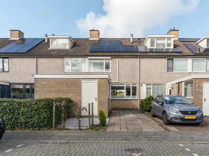 Tussenwoning te huur: Fazantstraat 30, Vogelbuurt Lisse