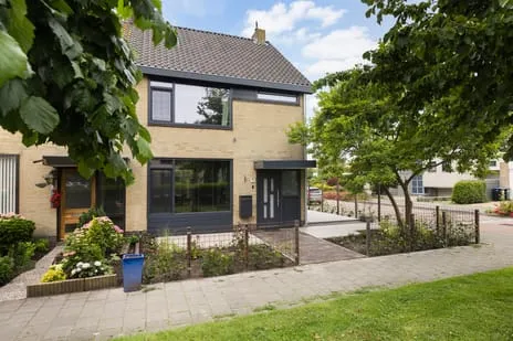 Corner house for sale: Fazantstraat 61, Vogelbuurt Maassluis